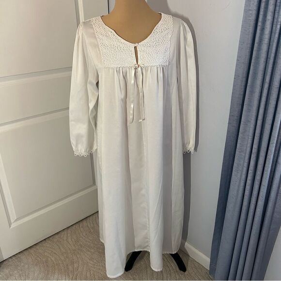Judith Hart Vintage White Maxi Lace Night Gown - Picture 1 of 5